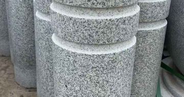 聊城 芝麻白花岗岩挡车柱、隔离柱多少钱