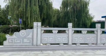 聊城 芝麻灰桥栏杆、河道栏杆安装效果