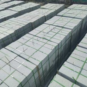 聊城 芝麻白1.8公分火烧300*600地铺，清仓大甩卖