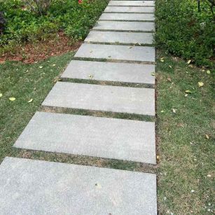 聊城 芝麻黑小区踏步、汀步石铺装效果