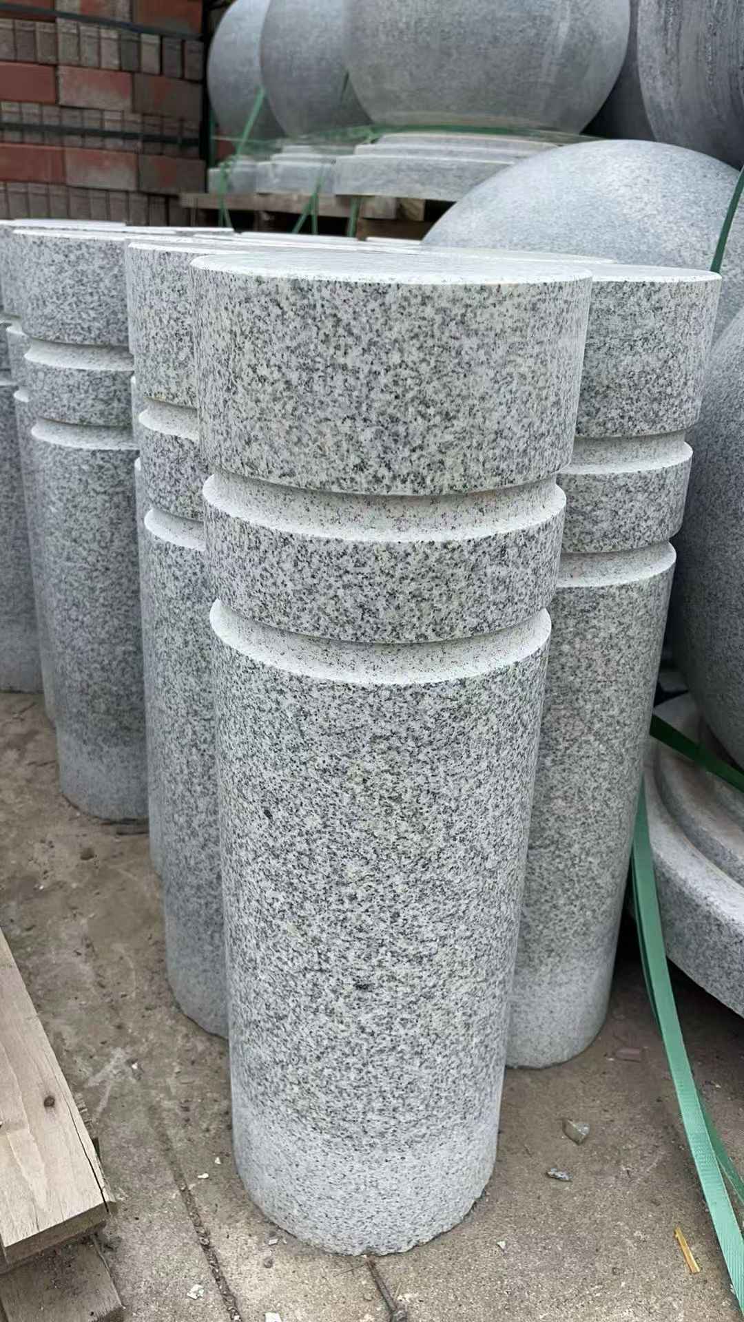 聊城 芝麻白花岗岩挡车柱、隔离柱多少钱