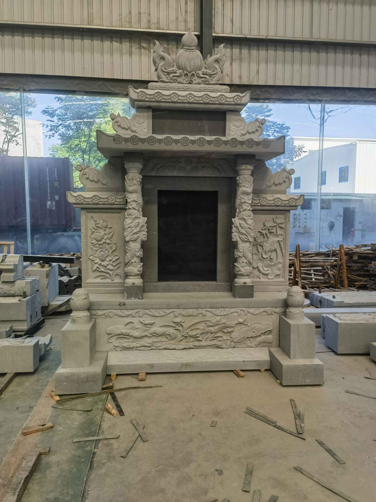 聊城 芝麻灰高档墓碑、土墓，一套也支持定做