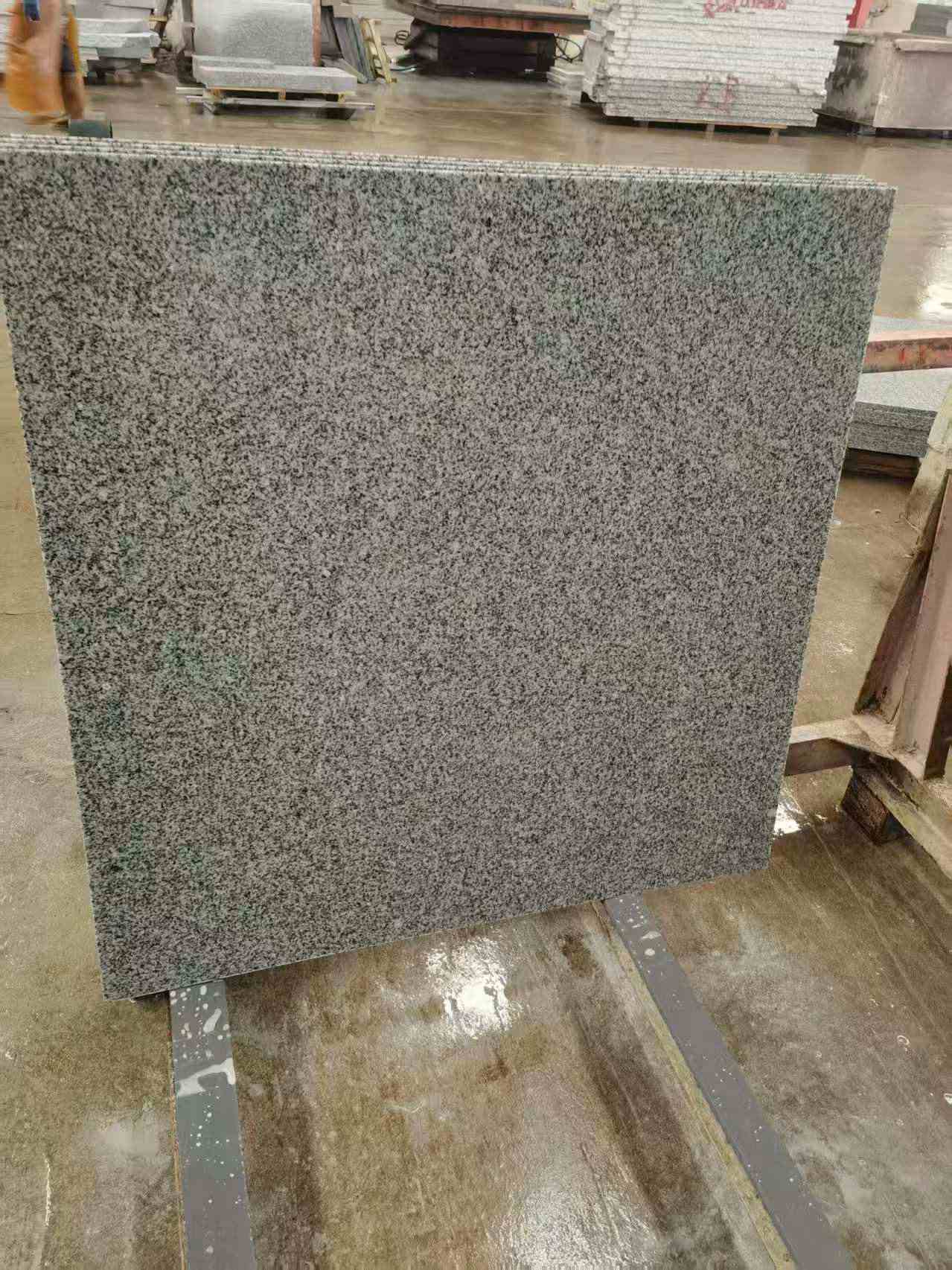 聊城 芝麻白光面900*900，高地铁标准