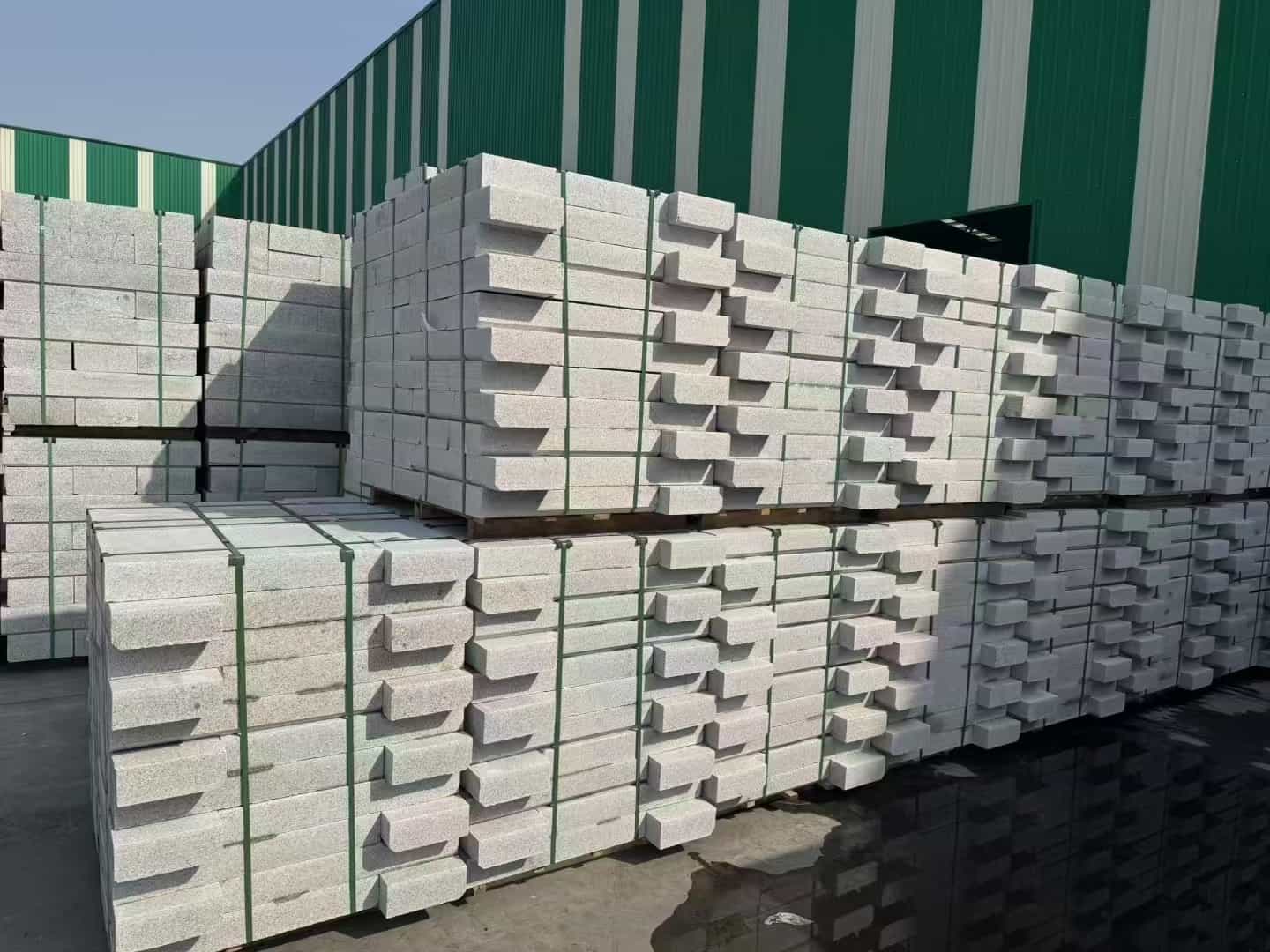 聊城芝麻白路沿石