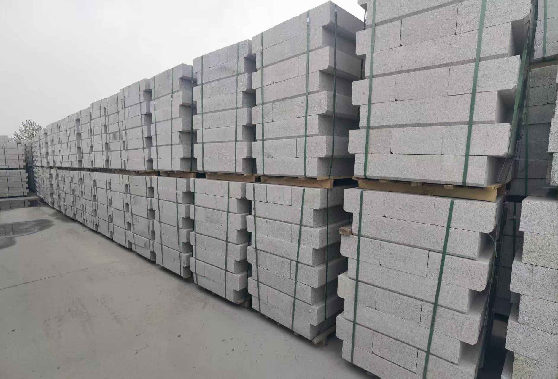 聊城 芝麻白路沿石