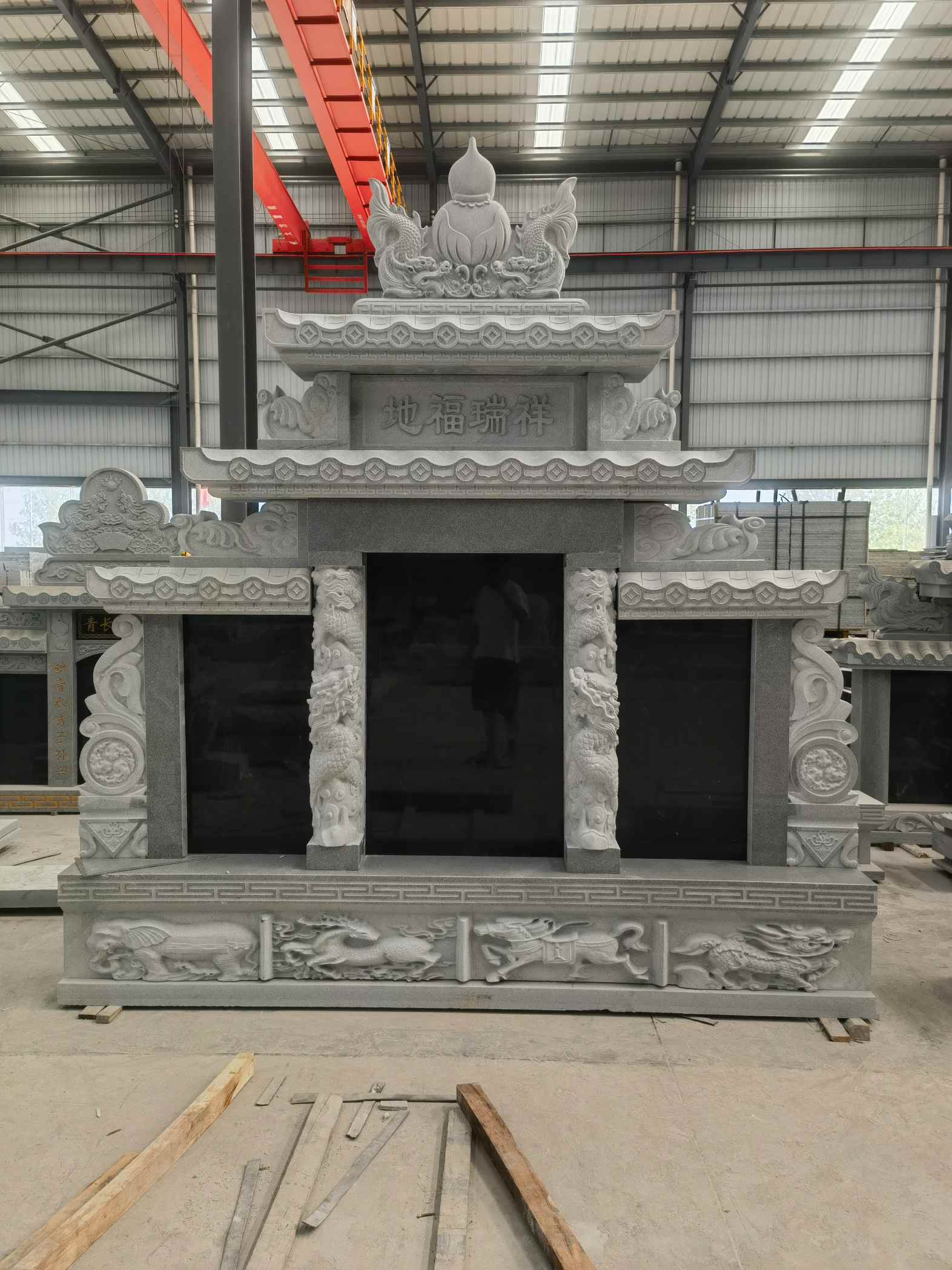 聊城 芝麻灰高档墓碑、土墓，一套也支持定做