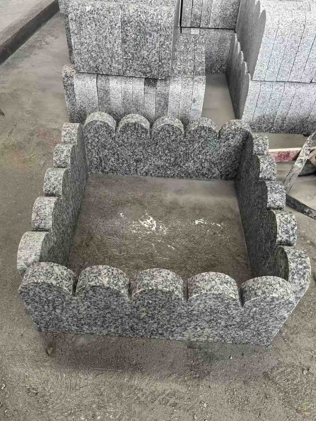 聊城 花边石、花坛围栏石、花池界石、菜园栅栏石、镶边石、波浪状界石介绍
