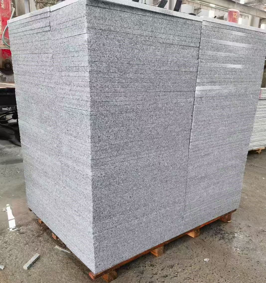 聊城 火烧面地铺石，街道广场园林市政工程板，1.8~5.0厚均有现货