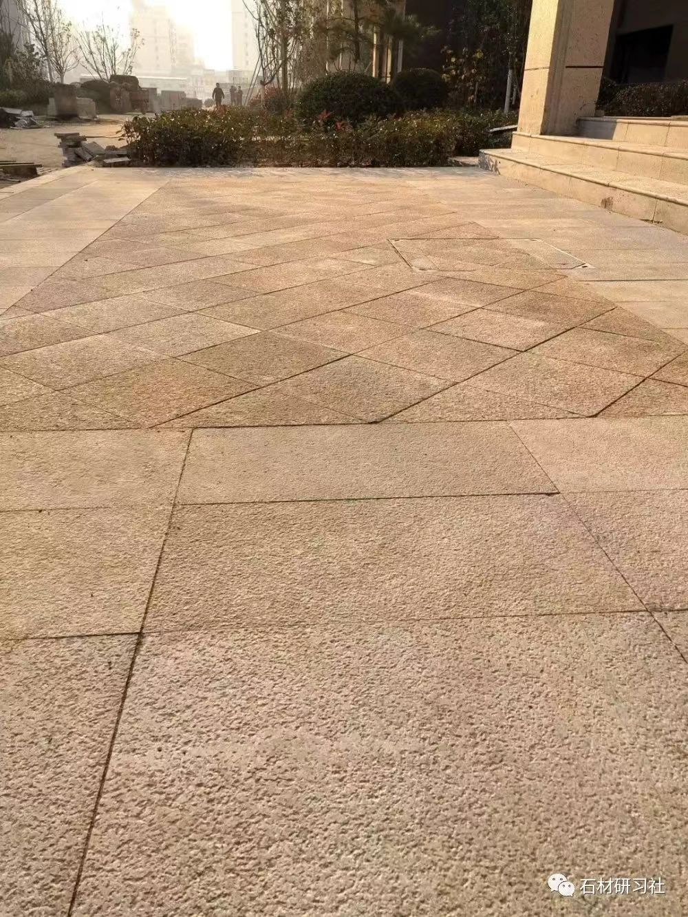 聊城黄金麻石材铺装